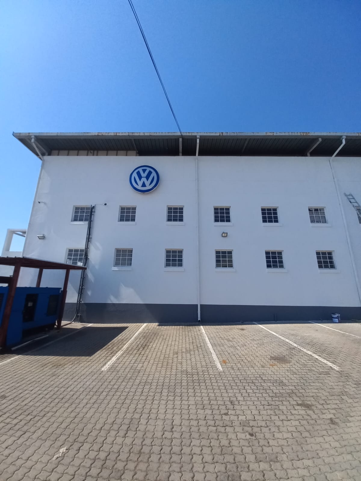 Commercial building painting